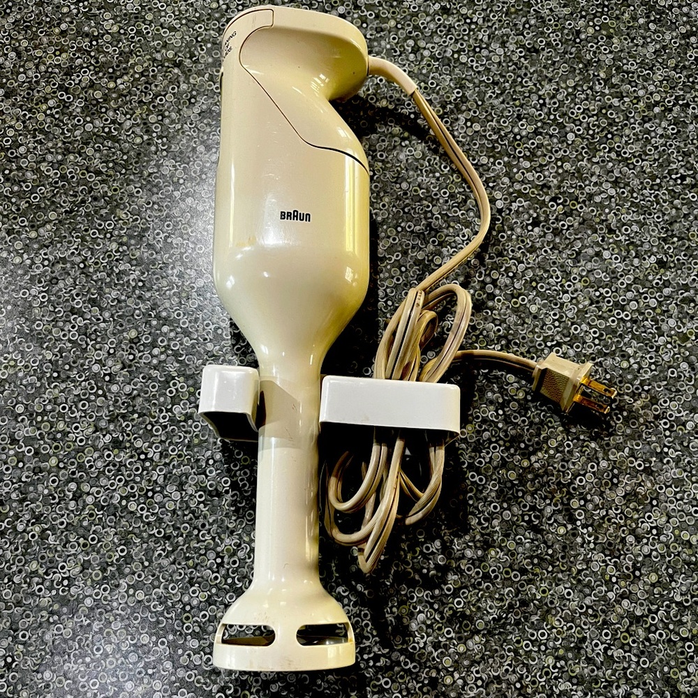 Braun stick blender with wall rack
